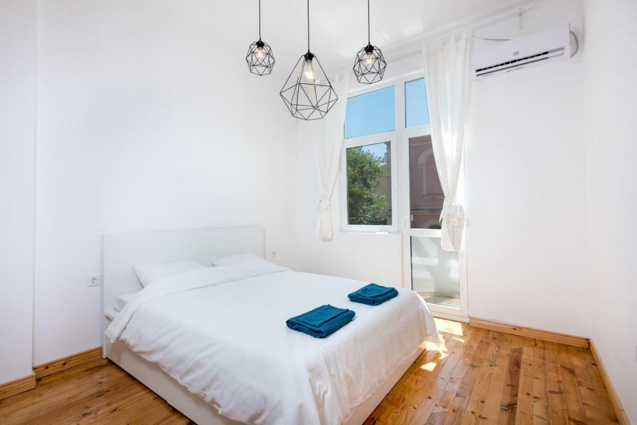 The White Apartment - Bogoridi Main Street Burgaz Dış mekan fotoğraf